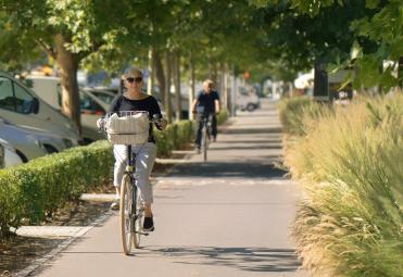 Frau auf dem Fahrrad